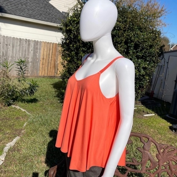 💋NWT Trina Turk Sunset Soirée Garden Double Lined Flowing Tank - Picture 9 of 11